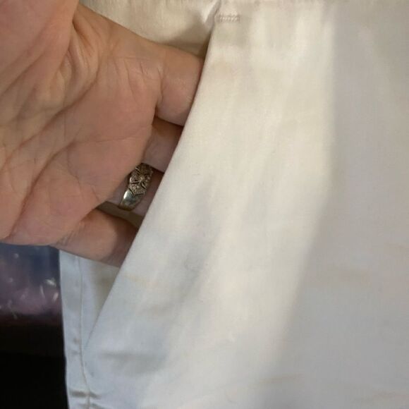 New York and Company stretch women’s white cuffed shorts, size for - Picture 4 of 5